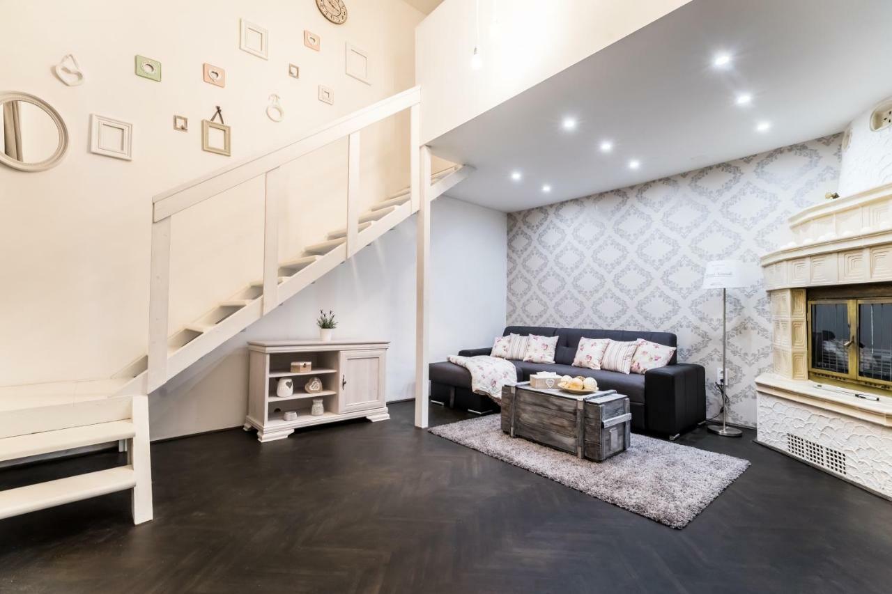 Bpr Vintage Garden Apartment With Terrace & Sauna Budapest Bagian luar foto
