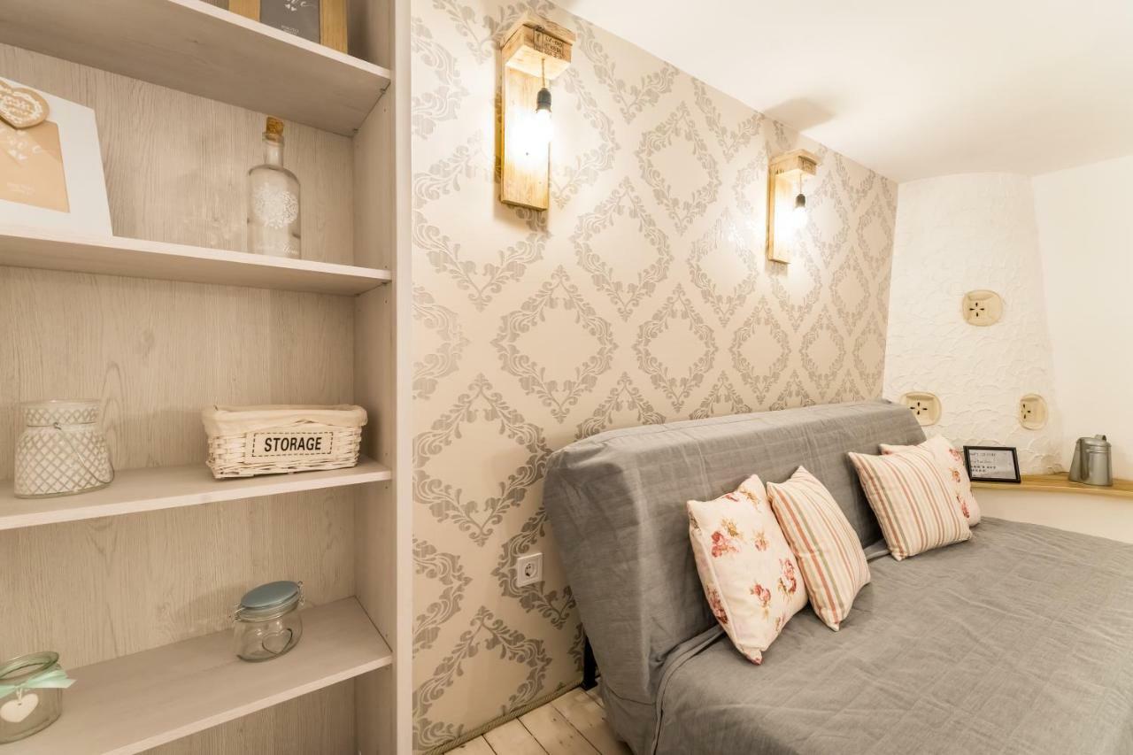 Bpr Vintage Garden Apartment With Terrace & Sauna Budapest Bagian luar foto