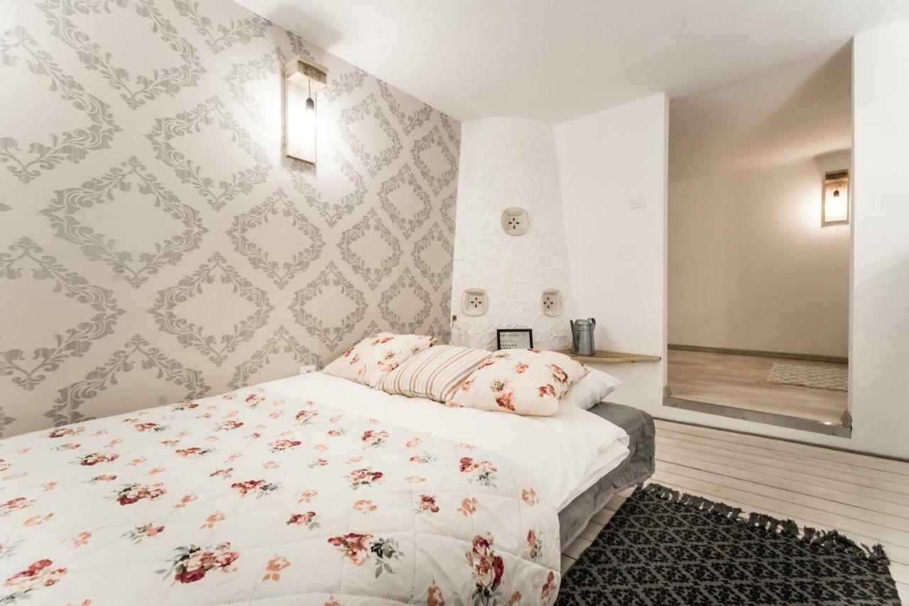 Bpr Vintage Garden Apartment With Terrace & Sauna Budapest Bagian luar foto